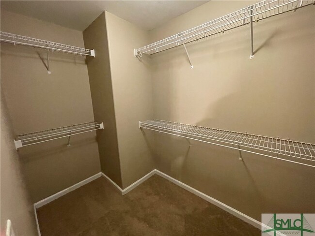 Building Photo - 225 Summer Hill Ct