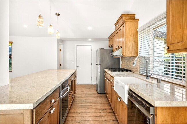 Building Photo - 20524 Rhoda St