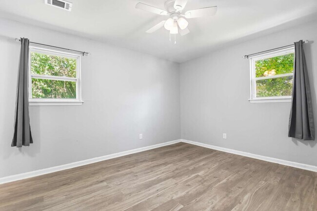 Building Photo - 4421 Jenwood St