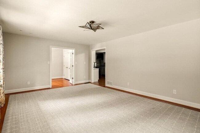 Building Photo - 2646 Caladium Dr NE