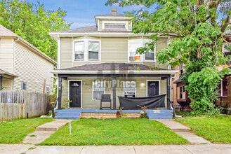 Building Photo - 2862 Highland Pl