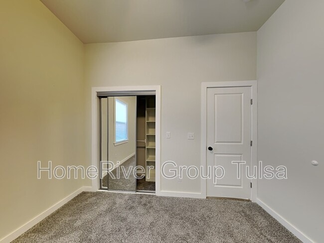 Building Photo - 1305 S Carson Ave