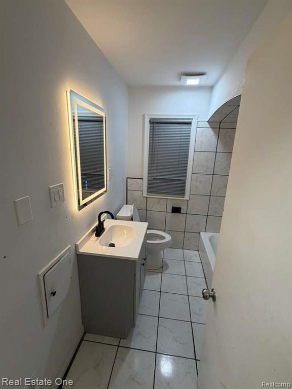 Building Photo - 6835 Rosemont Ave