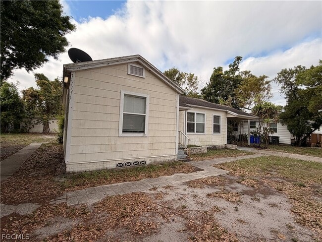 Building Photo - 2114 Dora St