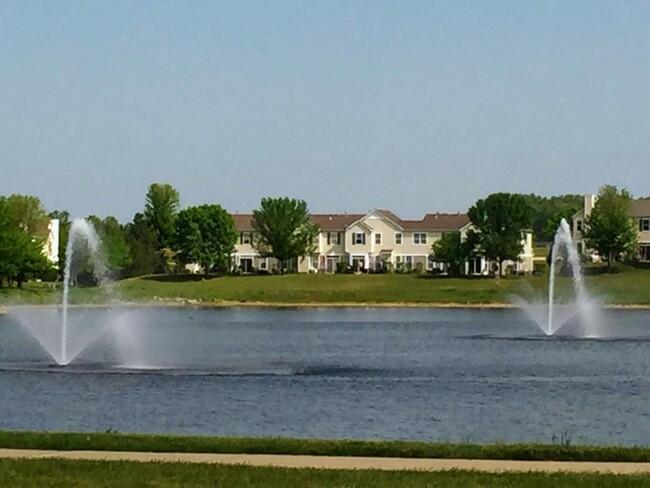 Building Photo - 525 Silverstone Dr