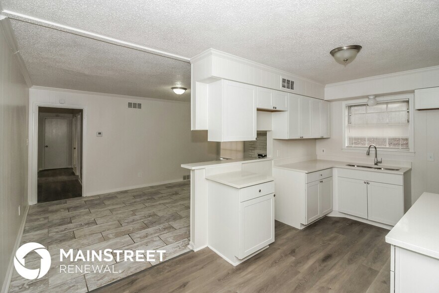 Building Photo - 3621 Mozelle St