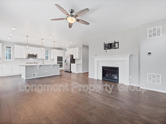 Building Photo - 256 Western Sky Cir
