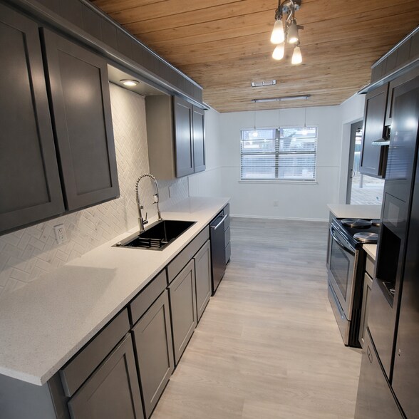 Building Photo - 5008 57th St