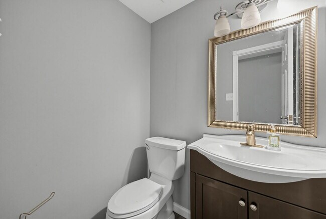 Building Photo - 4419 S Shore Dr