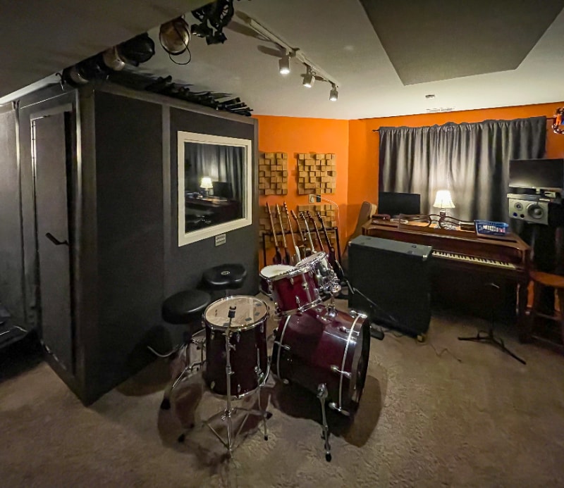 Building Photo - 873 Iowa Ave W