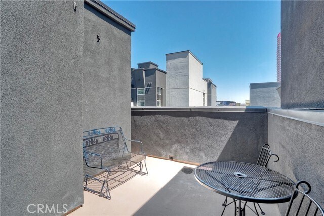 Building Photo - 525 11th Ave