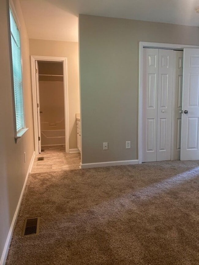 Building Photo - 211 Koufax Dr