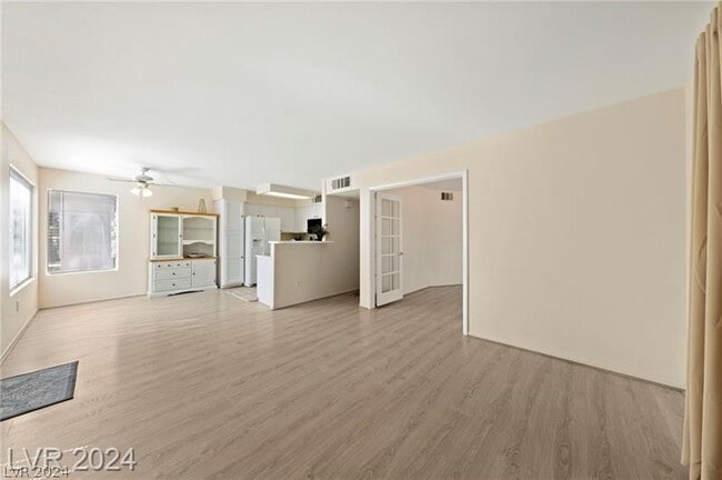 Building Photo - 3425 E Russell Rd