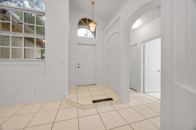 Building Photo - 18322 SW 94th Ct