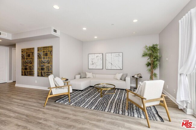 Building Photo - 11851 Laurelwood Dr