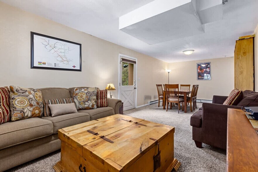 Building Photo - 513 Co Rd 672