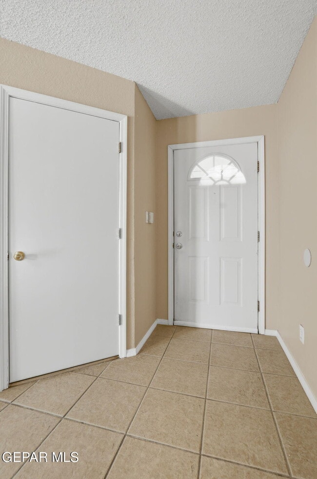 Building Photo - 3413 Yellow Rose St