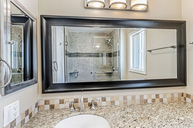 Building Photo - Saratoga Gem - 4BR Home Open Floor Plan & ...