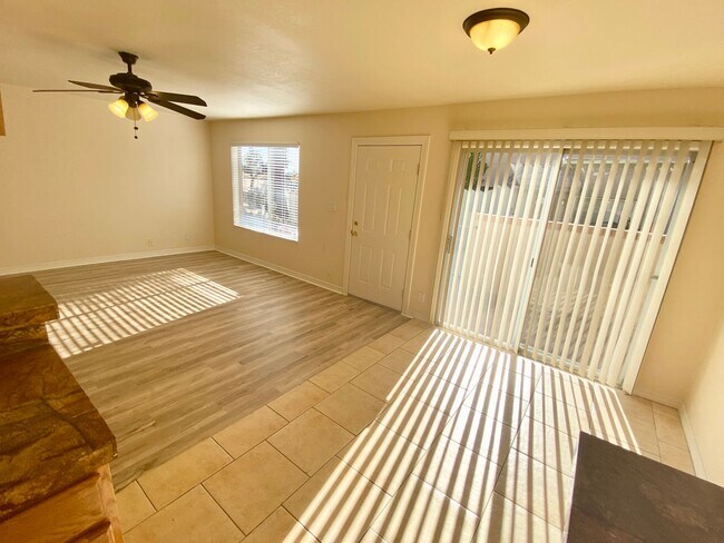 Building Photo - 2 Bedroom 1.5 Bath Townhouse in Fountain Hills