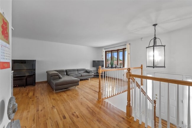 Building Photo - 35 Westwind Rd
