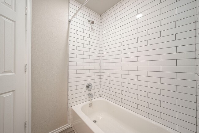 Building Photo - 1547 Garden Rd