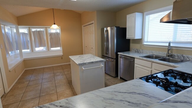 Building Photo - 6223 Avery Island Ave