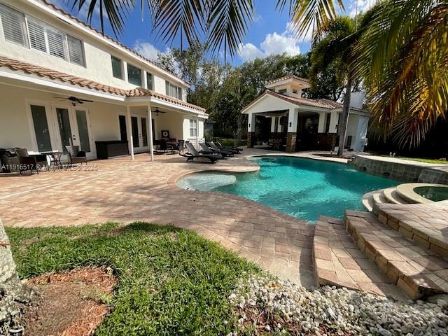 Building Photo - 352 King Fisher Dr