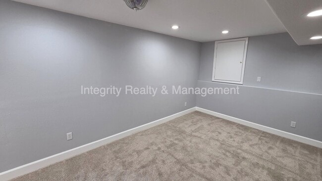 Building Photo - 5056 Weeping Willow Cir