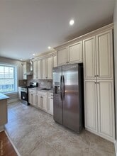 Building Photo - 94-34 Van Wyck Expy