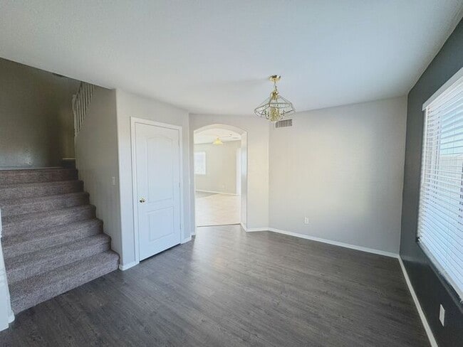 Building Photo - 4BR / 2.5BA Home with Expansive Lot – 2-Car Garage, Community Pools & Golf