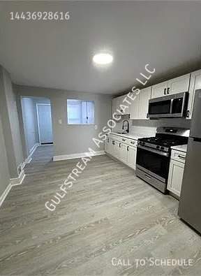 Primary Photo - 533 N Streeper St