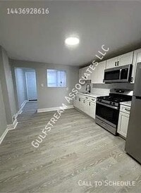 Building Photo - 533 N Streeper St