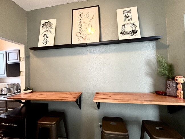 Building Photo - 612 Park St.