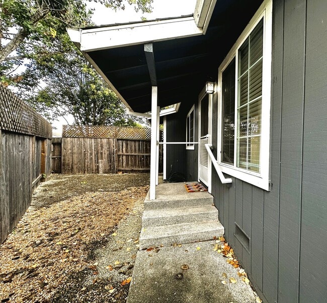 Building Photo - 705 Carlin Ct