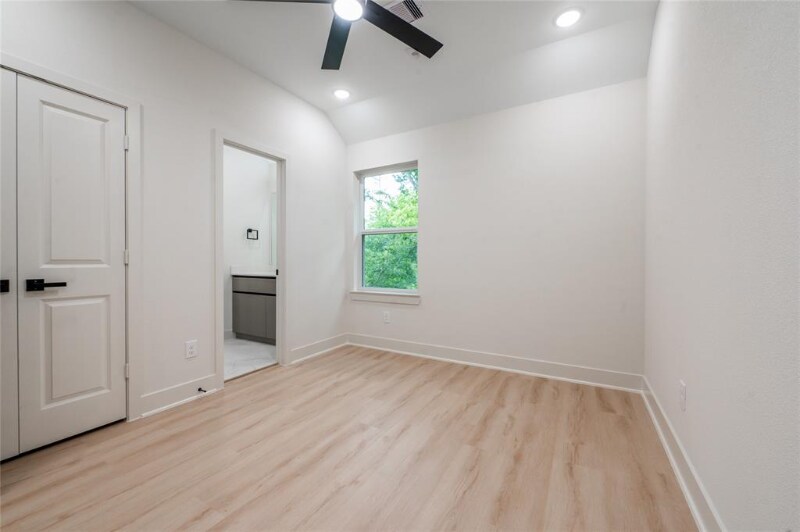 Building Photo - 8122 Corinth St