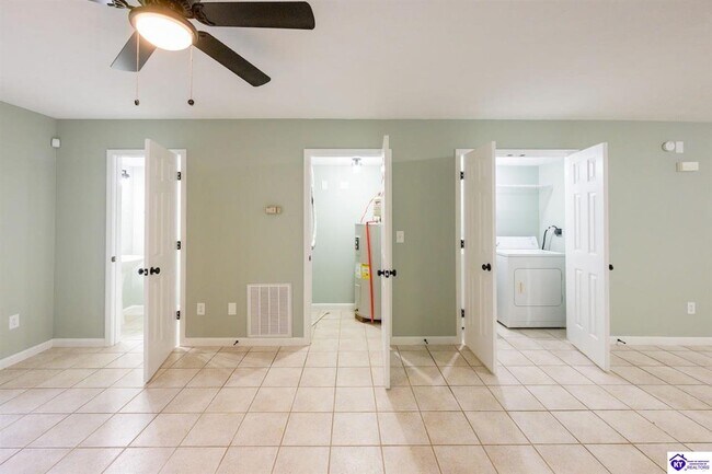 Building Photo - 111 Poplar Cir