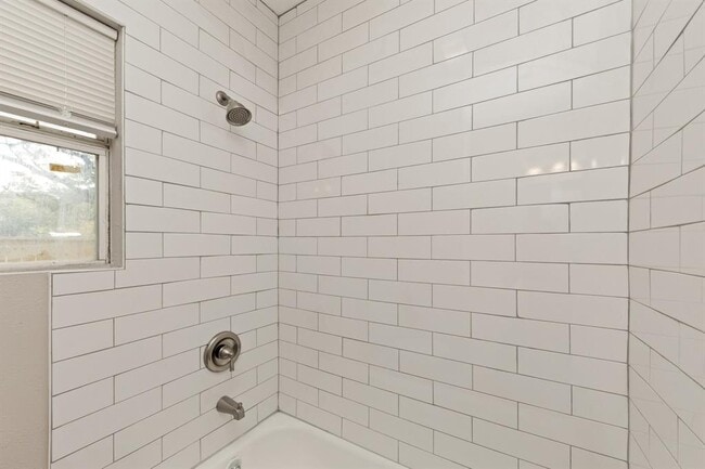 Building Photo - 1113 8th St