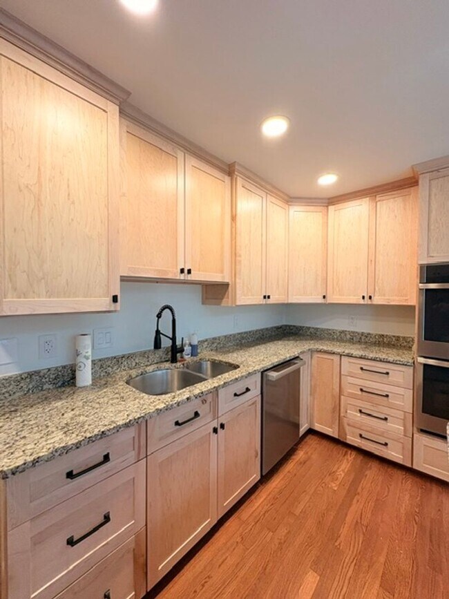 Building Photo - 18514 Gingerbread Ln