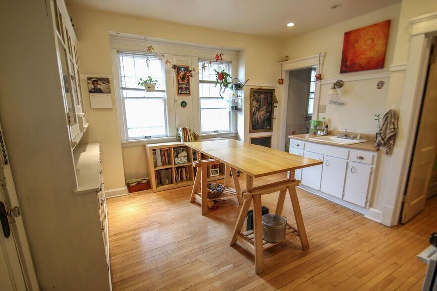 Building Photo - 2762 N Murray Ave