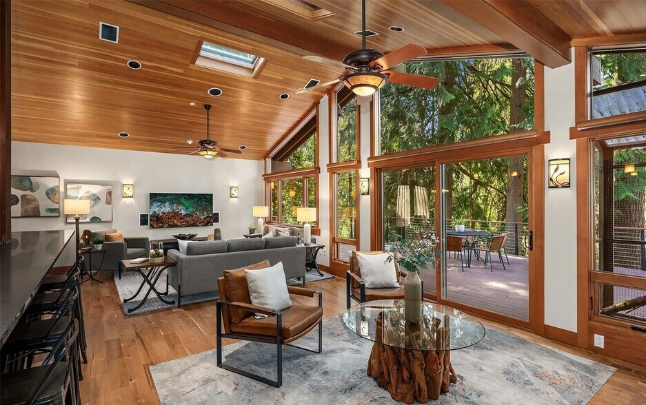 Shared - main Living room - 3303 142nd Pl NE