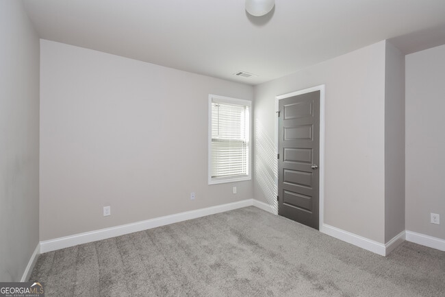 Building Photo - 717 Overlook Gln Dr