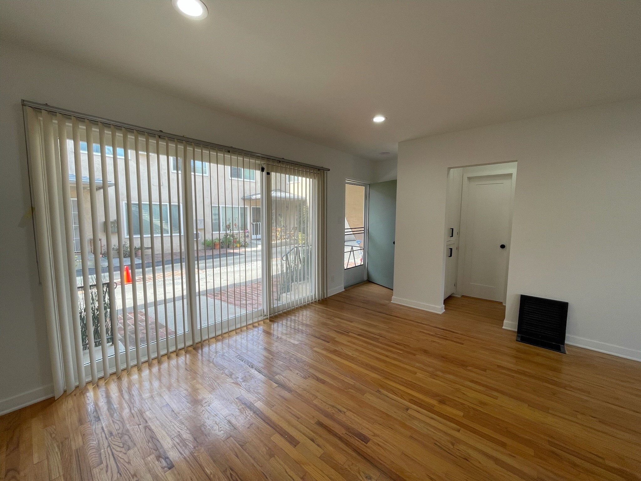 Living room - 14333 Albers St