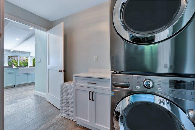 Building Photo - 2711 Boone Dr