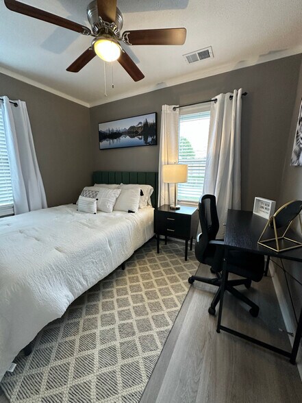 Building Photo - 2500 Emil Ave