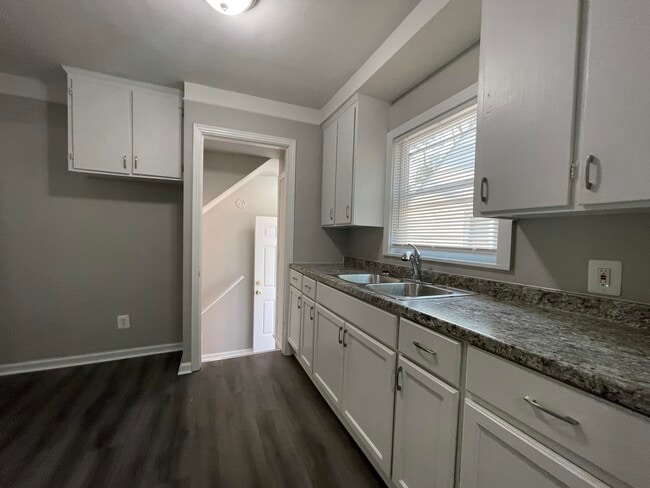 Building Photo - 18943 Greydale Ave