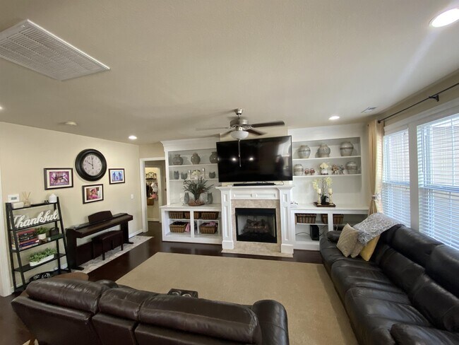 Building Photo - 2381 Rod Pocceschi Way