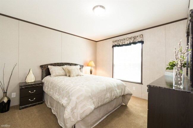 Building Photo - 1 br, 1 bath Mobile Home - Tri-Star Estate...