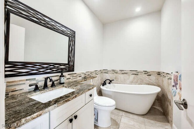 Building Photo - 4402 Yacht Harbor Dr