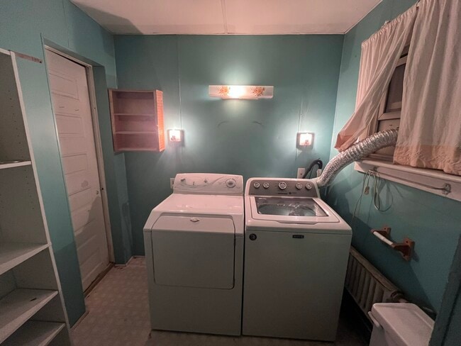 Building Photo - Sunbury Building