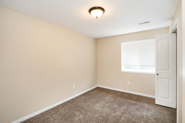 Building Photo - Beautifully Redone 2 Story Home!